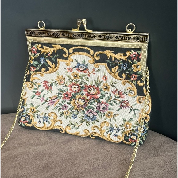 Vintage French Petit Point Tapestry Purse. Small Size Bag with Clasp Closure. - Picture 2 of 12